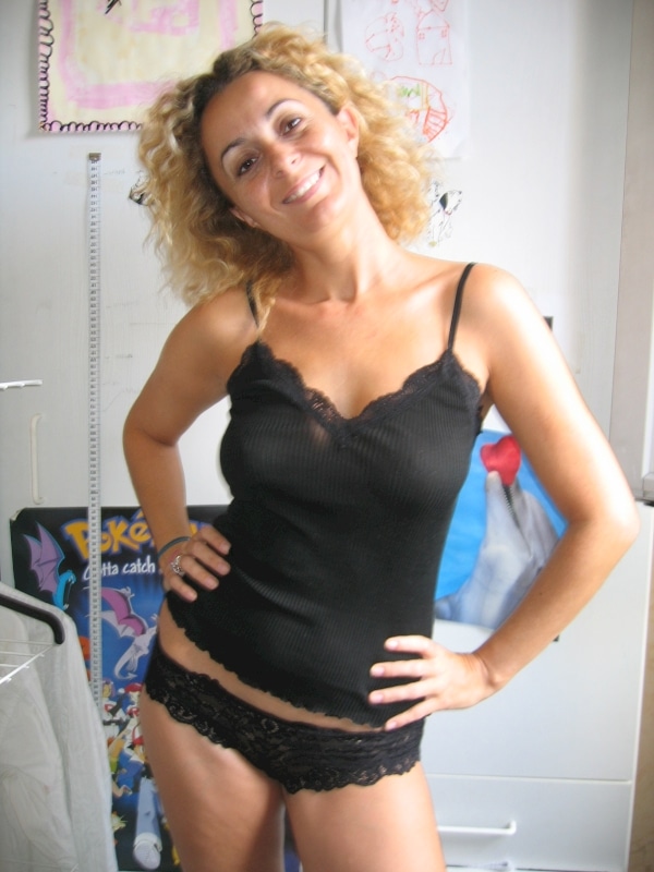 Femme sexy dominante pour homme soumis